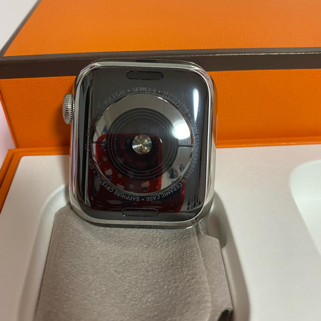 Apple Watch(アップルウォッチ)の☆らくまる様専用☆ Apple Watch‎ series4 HERMES スマホ/家電/カメラのスマホアクセサリー(その他)の商品写真