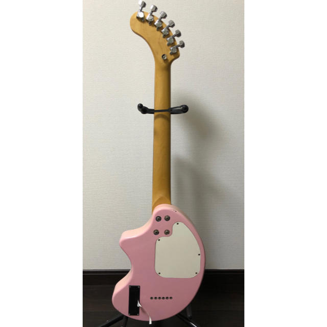 Fernandes(フェルナンデス)のZO-3 アンプ内蔵ミニギター ピンク 専用ケース付 トラベルギター 楽器のギター(エレキギター)の商品写真