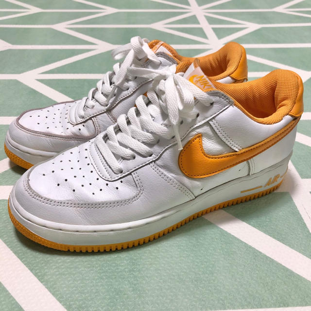 NIKE AIR FORCE 1イエローサイズ