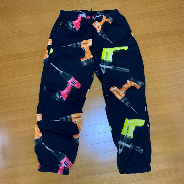 Supreme(シュプリーム)の【Mサイズ送料込】supreme Drills Skate Pant BLACK メンズのパンツ(ワークパンツ/カーゴパンツ)の商品写真