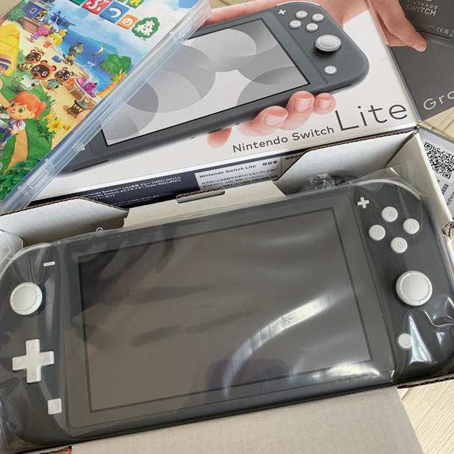 Nintendo Switch(ニンテンドースイッチ)の新品　任天堂スイッチ　スイッチライト　本体　 エンタメ/ホビーのゲームソフト/ゲーム機本体(携帯用ゲーム機本体)の商品写真