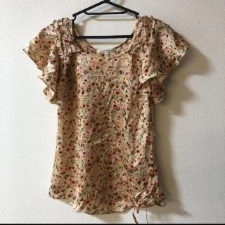 バナナリパブリック(Banana Republic)の✨美品✨100%絹花柄デザイントップス(Tシャツ(半袖/袖なし))