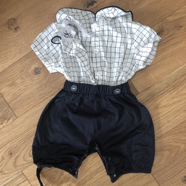 ベビー服　お食い初め　フォーマル　ロンパース　ネクタイ キッズ/ベビー/マタニティのキッズ服男の子用(90cm~)(ドレス/フォーマル)の商品写真