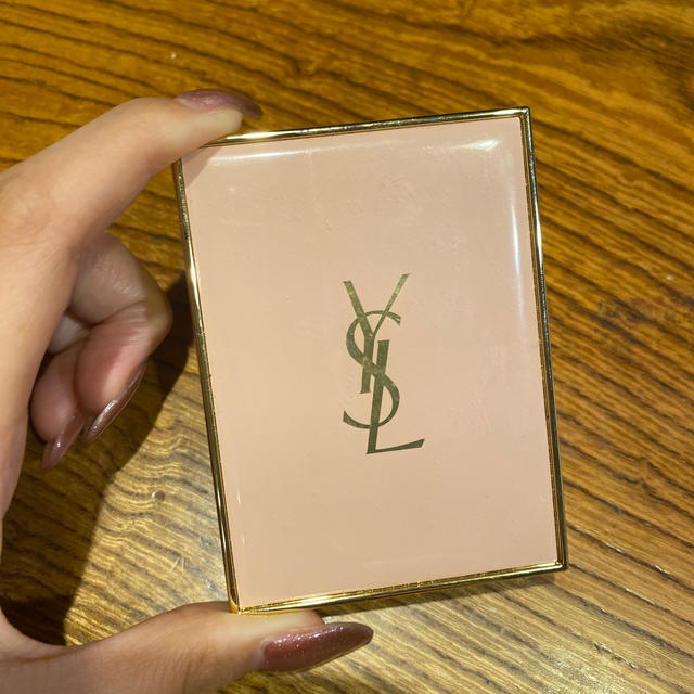 Yves Saint Laurent Beaute(イヴサンローランボーテ)の♡ysl ラディアントタッチブラー♡ コスメ/美容のベースメイク/化粧品(化粧下地)の商品写真