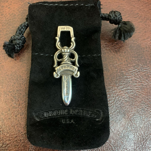 Chrome Hearts(クロムハーツ)の本物‼︎新品未使用　クロムハーツ　ダガー　ペンダント　ウォレット　財布 メンズのアクセサリー(ネックレス)の商品写真