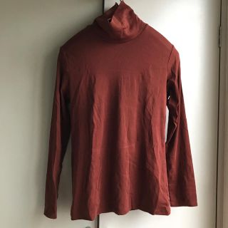 ユニクロ(UNIQLO)のタートルネック T ブラウン 未使用*(Tシャツ(長袖/七分))