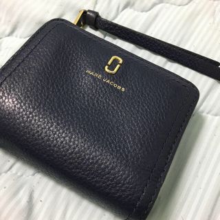 マークジェイコブス(MARC JACOBS)のMARC JACOBS 二つ折り財布　ネイビー (財布)