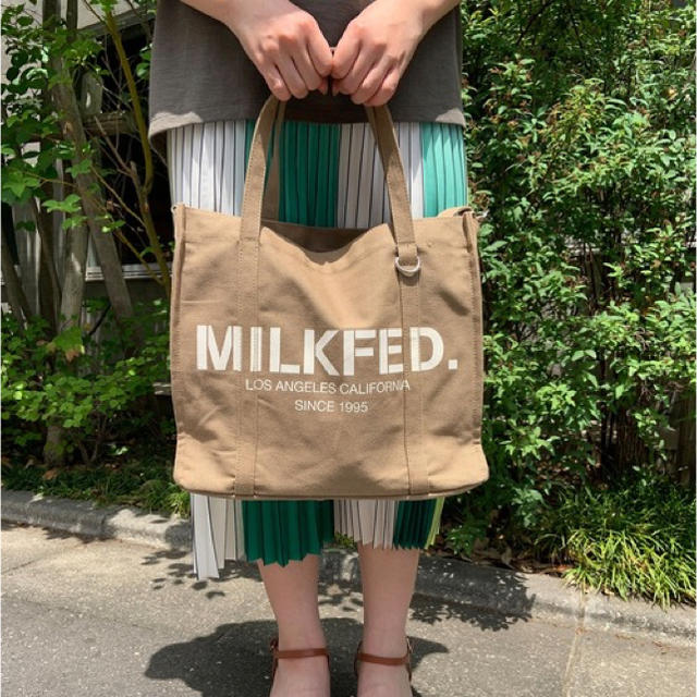 MILKFED.(ミルクフェド)のMILKFED.  BIG LOGO 2WAY BAG レディースのバッグ(トートバッグ)の商品写真