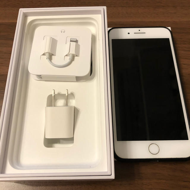 美品　iPhone 8 Plus Silver 256 GB SIMフリーiphone