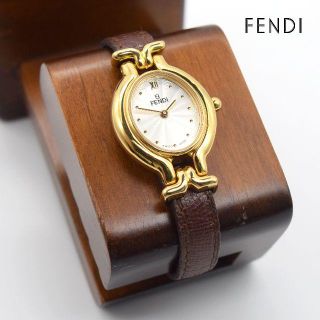 フェンディ(FENDI)の《一点物》FENDI 腕時計 ゴールド チェンジベルト スイスメイド(腕時計)