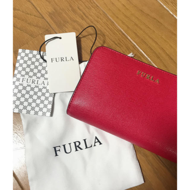 FURLA 財布