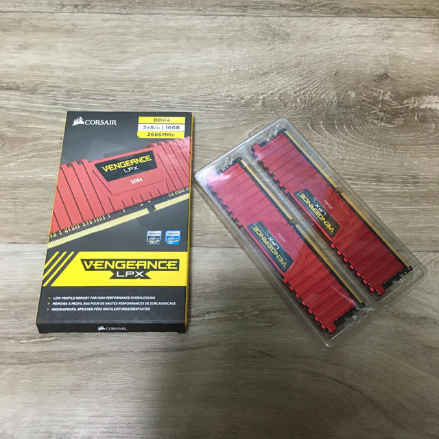 Cosair DDR4 DRAMメモリー8GB×2=計16GB