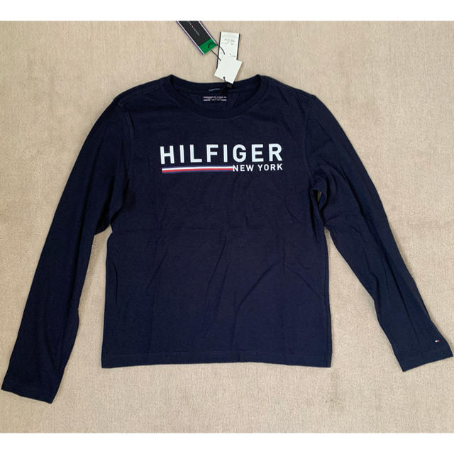 TOMMY HILFIGER(トミーヒルフィガー)の【新品】 TOMMY HILFIGER 長袖Ｔシャツ １６０ キッズ/ベビー/マタニティのキッズ服男の子用(90cm~)(Tシャツ/カットソー)の商品写真