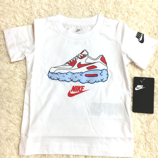 NIKE(ナイキ)の☆新品☆NIKE Tシャツ　90  2T キッズ/ベビー/マタニティのキッズ服男の子用(90cm~)(Tシャツ/カットソー)の商品写真