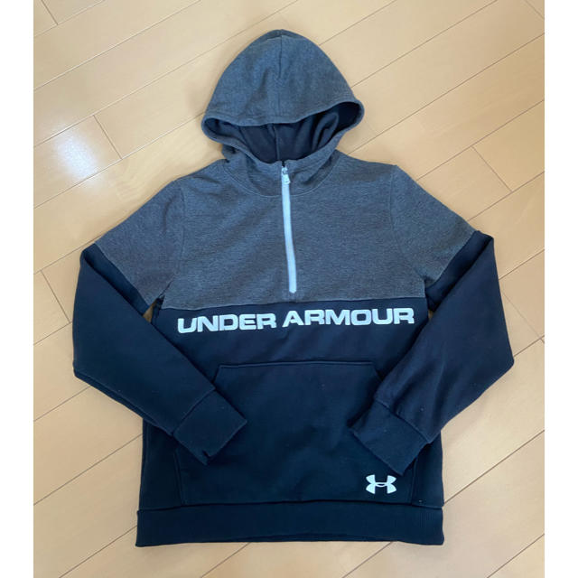 UNDER ARMOUR(アンダーアーマー)のUNDER  ARMOUR  アンダーアーマー　150 キッズ/ベビー/マタニティのキッズ服男の子用(90cm~)(ジャケット/上着)の商品写真