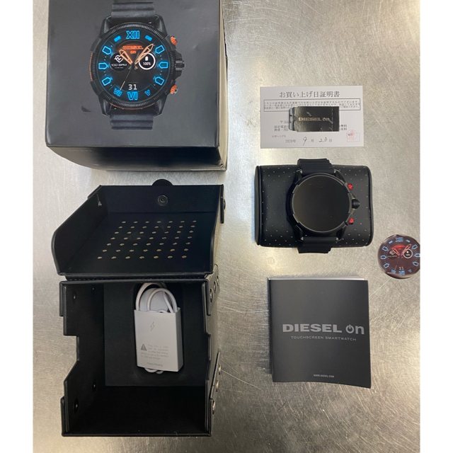 diesel on full guard 2.5 スマートウォッチ diesel on full guard 2.5 スマートウォッチ