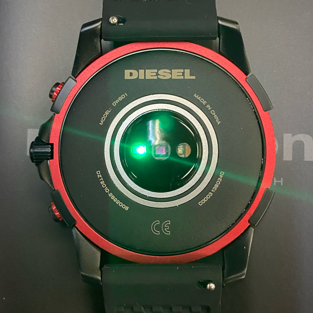 DIESEL(ディーゼル)のdiesel on full guard 2.5 スマートウォッチ メンズの時計(腕時計(デジタル))の商品写真