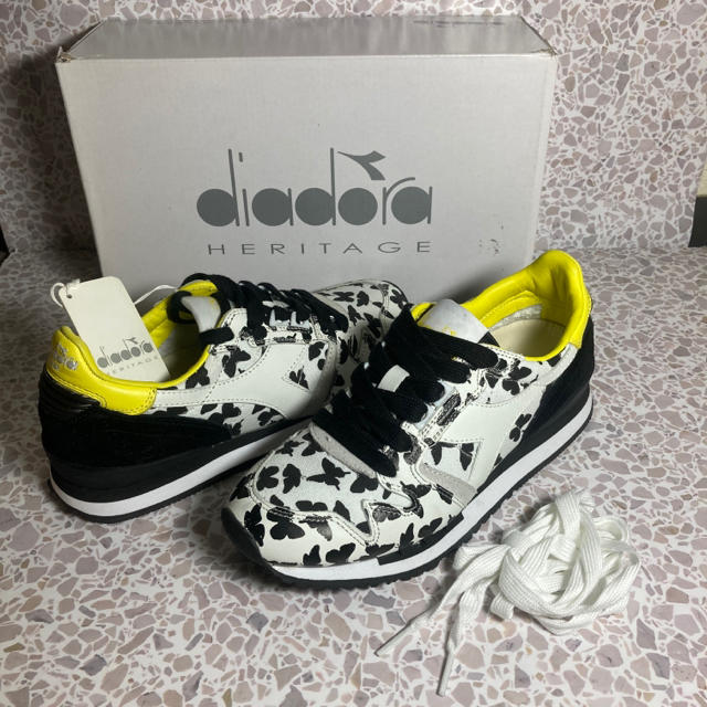 DIADORA(ディアドラ)のdiadora HERITAGE/レディース/スニーカー/蝶柄/EU36.5 レディースの靴/シューズ(スニーカー)の商品写真