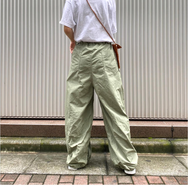 JOURNAL STANDARD(ジャーナルスタンダード)のたら様専用ジャーナルスタンダード luxe リップストップベイカーパンツ　カーキ レディースのパンツ(カジュアルパンツ)の商品写真