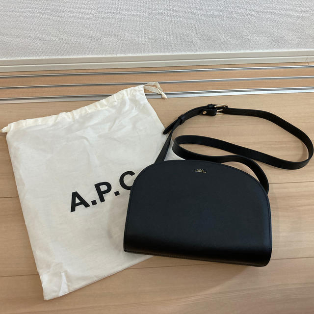 【値引】APC half moon ショルダーバッグ　黒色