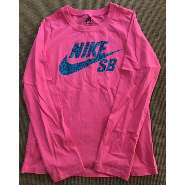 NIKE(ナイキ)の☆ Nike Girl’s 長袖Tシャツ ☆ キッズ/ベビー/マタニティのキッズ服女の子用(90cm~)(Tシャツ/カットソー)の商品写真