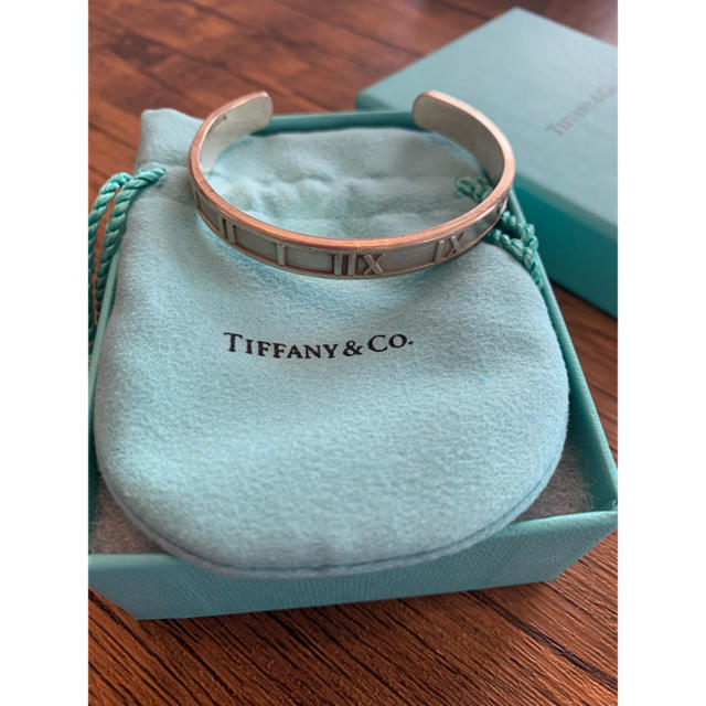 Tiffany & Co.(ティファニー)のティファニー  Tiffany アトラス　バングル レディースのアクセサリー(ブレスレット/バングル)の商品写真