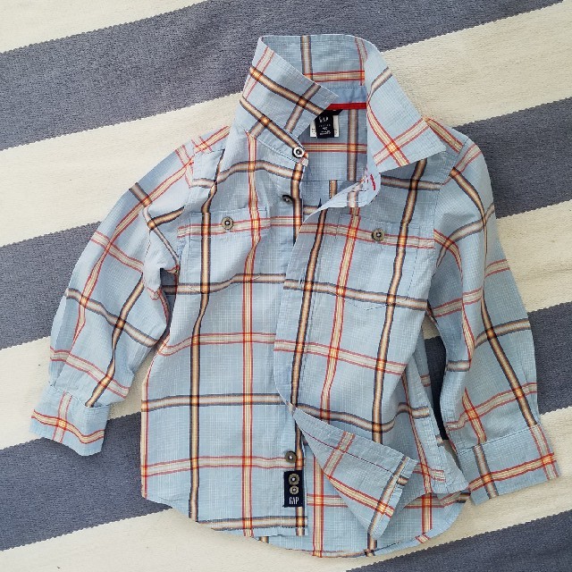 GAP(ギャップ)のキッズ 綿シャツ  100c　GAP キッズ/ベビー/マタニティのキッズ服男の子用(90cm~)(ブラウス)の商品写真