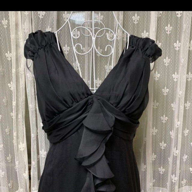 AIMER(エメ)の【お値下げ済】7%オフ対象 ラ・デファンスの黒ロングドレスMサイズ レディースのフォーマル/ドレス(ロングドレス)の商品写真