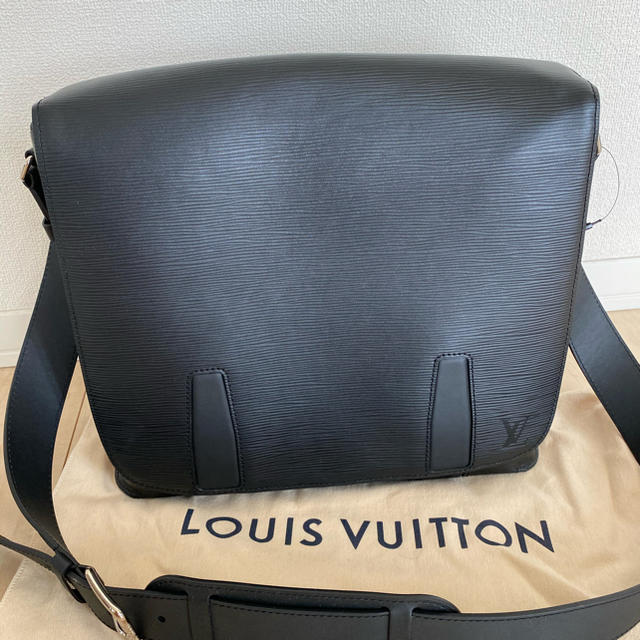 LOUIS VUITTON(ルイヴィトン)のルイヴィトン  値下げ【本物・未使用】ハリントン   ショルダーバッグ メンズのバッグ(ショルダーバッグ)の商品写真