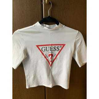 ゲス(GUESS)のguess クロップド ティシャツ(Tシャツ(半袖/袖なし))