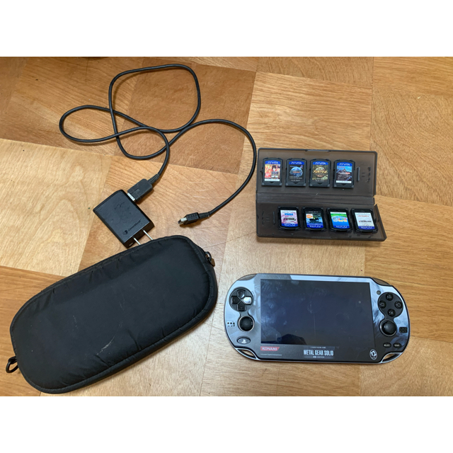 PSVITA 本体　FF-10ソフト&メモリーカードセット　PCH-1100