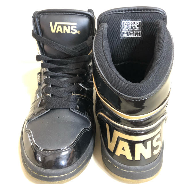 VANS(ヴァンズ)のVANS V4400LUX SWISH 24.5cm ブラック/ゴールド/美品 レディースの靴/シューズ(スニーカー)の商品写真