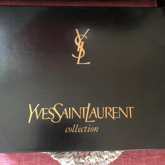 Yves Saint Laurent Beaute(イヴサンローランボーテ)のイブサンローランコレクション　お皿セット インテリア/住まい/日用品のキッチン/食器(食器)の商品写真