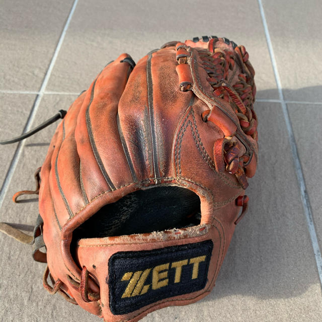 ZETT(ゼット)の週末限定値下げ！野球　硬式  ZETT ゼット　内野用グローブ スポーツ/アウトドアの野球(グローブ)の商品写真