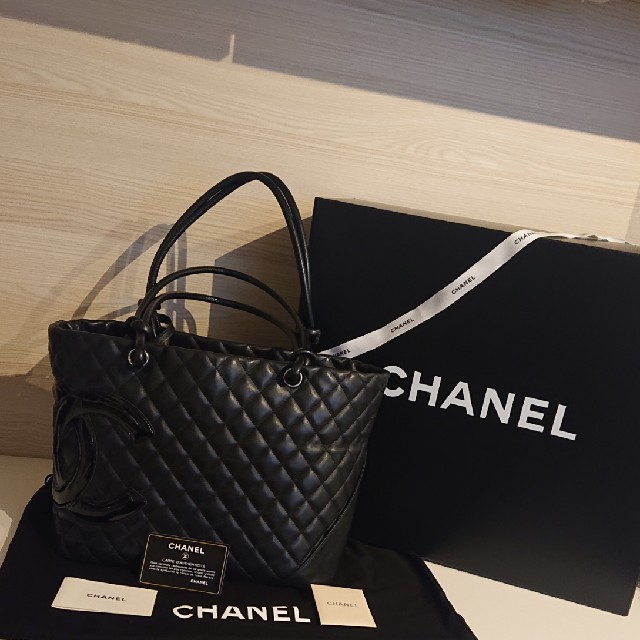 CHANEL(シャネル)の明日まで限定お値下げ中！CHANEL カンボンライン バッグ レディースのバッグ(ハンドバッグ)の商品写真