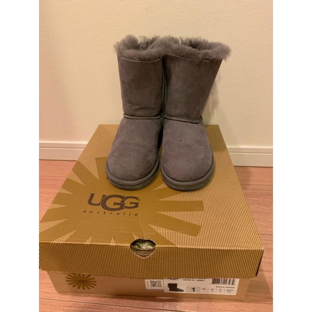 UGG(アグ)のぷんぷくりん様専用　美品　UGGリボンムートンブーツ　20cm キッズ/ベビー/マタニティのキッズ靴/シューズ(15cm~)(ブーツ)の商品写真