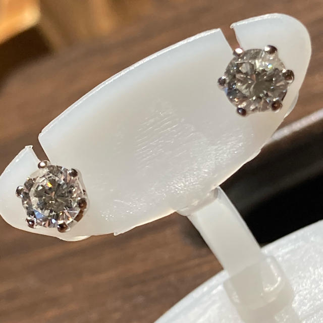 お歳暮 青い空 Pt900 一粒ダイヤモンドピアス 1.00ct Up ピアス