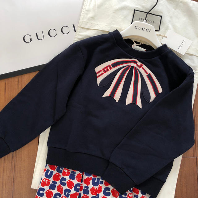 Gucci(グッチ)の【ご専用】グッチチルドレン 新品トレーナー 6 キッズ/ベビー/マタニティのキッズ服女の子用(90cm~)(その他)の商品写真