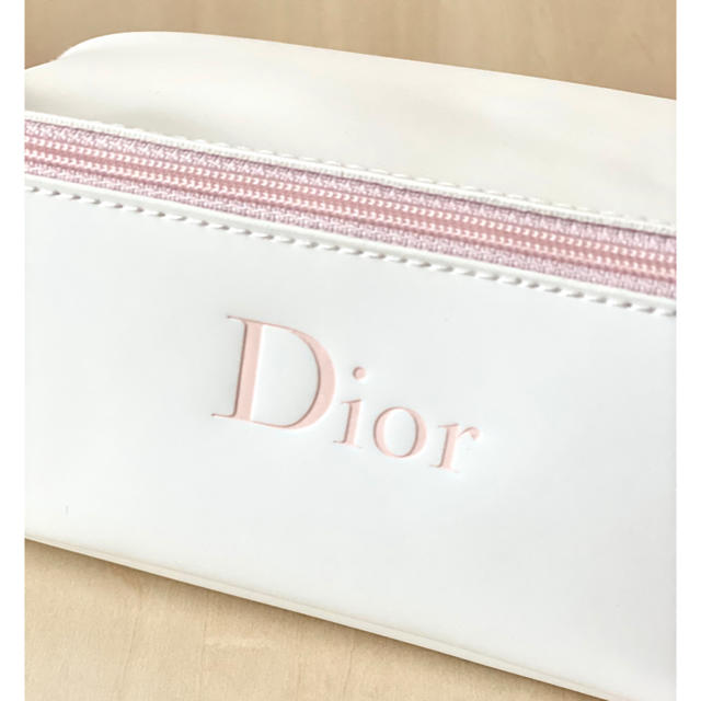 Dior(ディオール)の【新品】Dior コスメポーチ　ノベルティー 限定 化粧ポーチ コスメ/美容のコスメ/美容 その他(その他)の商品写真