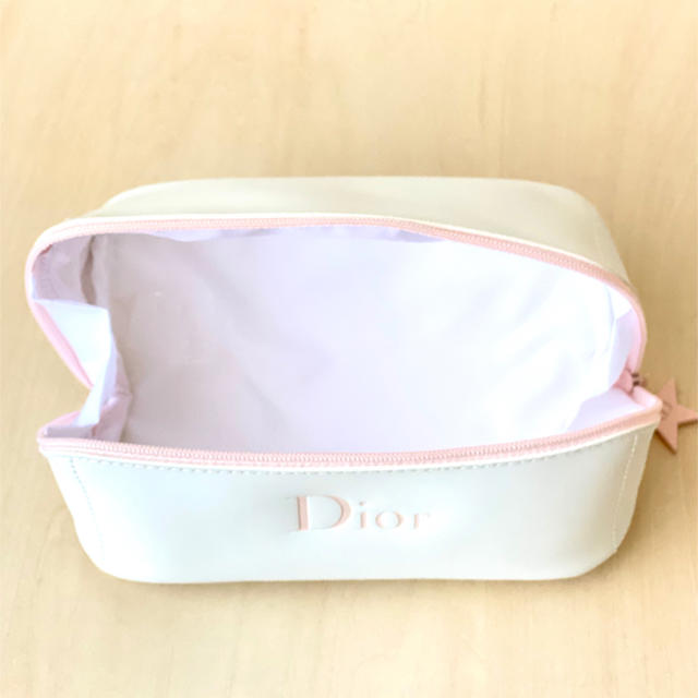 Dior(ディオール)の【新品】Dior コスメポーチ　ノベルティー 限定 化粧ポーチ コスメ/美容のコスメ/美容 その他(その他)の商品写真