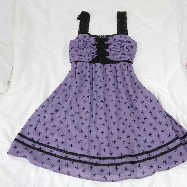 axes femme(アクシーズファム)のワンピース　紫×黒／リボン柄 レディースのワンピース(ひざ丈ワンピース)の商品写真