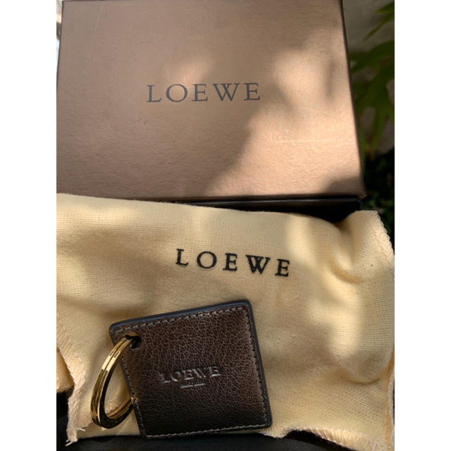 LOEWE(ロエベ)の【新品未使用】LOEWE　キーホルダー レディースのファッション小物(キーホルダー)の商品写真