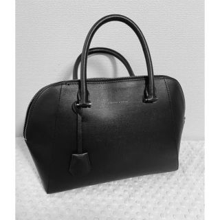 チャールズアンドキース(Charles and Keith)のcharles&keys ハンドバッグ　美品即日発送(ハンドバッグ)