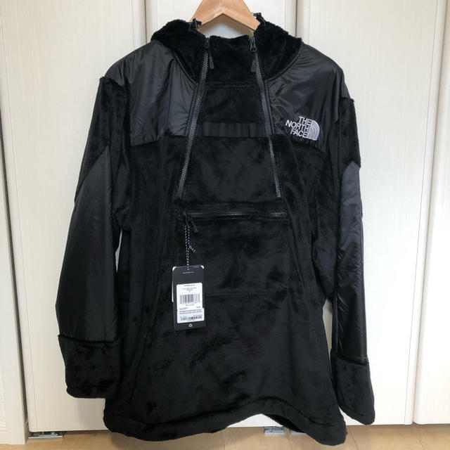 THE NORTH FACE(ザノースフェイス)の激レア 日本未発売 ノースフェイス ブラックシリーズ フリース XL メンズのジャケット/アウター(その他)の商品写真