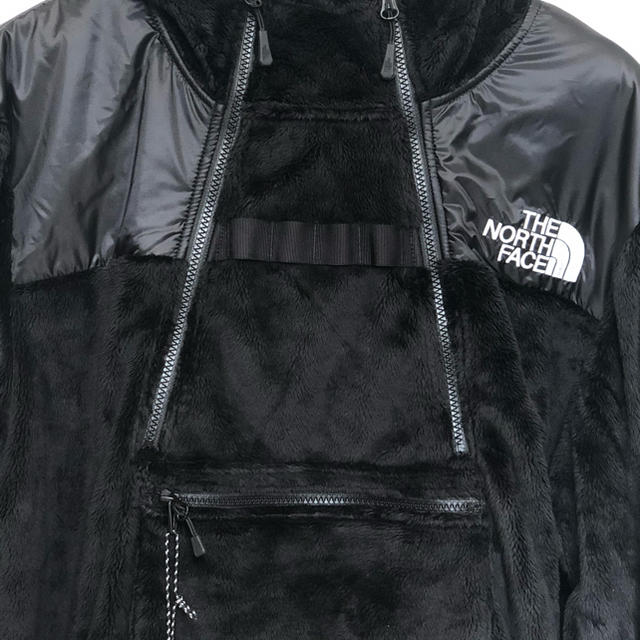 THE NORTH FACE(ザノースフェイス)の激レア 日本未発売 ノースフェイス ブラックシリーズ フリース XL メンズのジャケット/アウター(その他)の商品写真