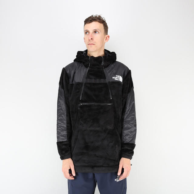 THE NORTH FACE(ザノースフェイス)の激レア 日本未発売 ノースフェイス ブラックシリーズ フリース XL メンズのジャケット/アウター(その他)の商品写真