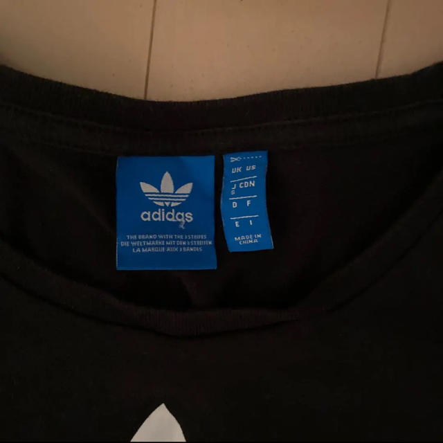 adidas(アディダス)のadidasoriginalsショート丈 Tシャツ レディースのトップス(Tシャツ(半袖/袖なし))の商品写真