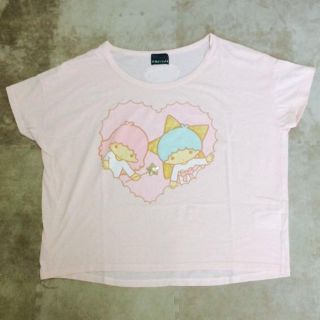 イーハイフンワールドギャラリーボンボン(E hyphen world gallery BonBon)のAMOコラボ キキララTシャツ(Tシャツ(半袖/袖なし))