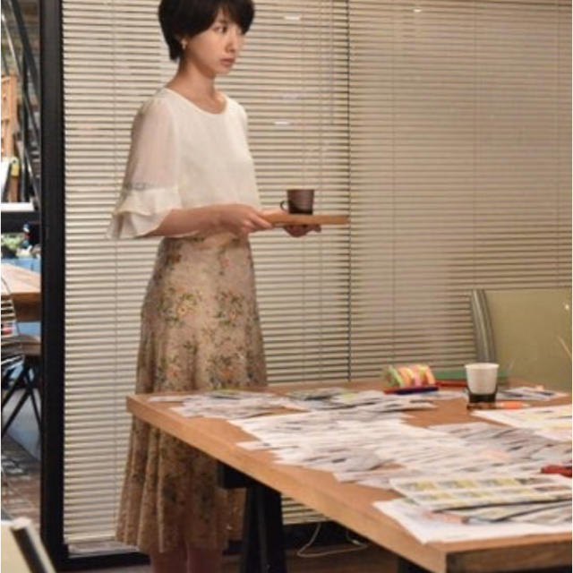 波瑠さん着用 JILL STUART カメル刺繍レーススカート | フリマアプリ ラクマ
