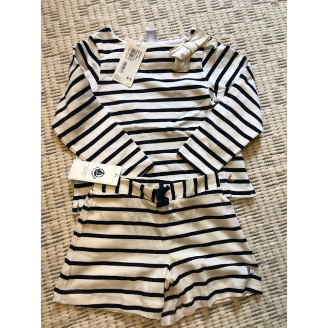 PETIT BATEAU(プチバトー)の新品！プチバトーセットアップ　4ans キッズ/ベビー/マタニティのキッズ服女の子用(90cm~)(ワンピース)の商品写真